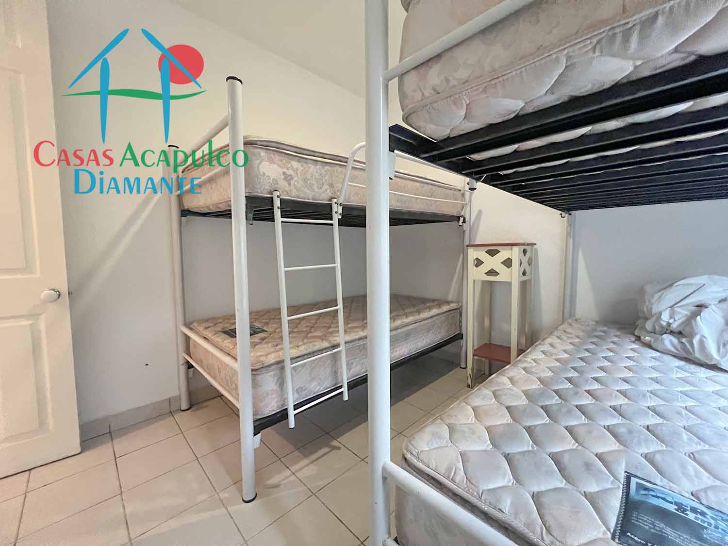 Brisas Diamante T2 119 - Recámara uno 2